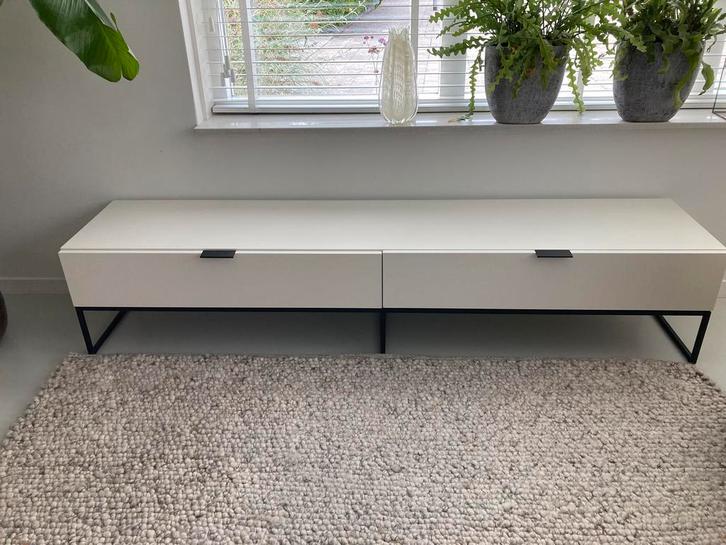 TV meubel, wit , modern, Scandinavisch design, 200x42, Huis en Inrichting, Kasten | Televisiemeubels, Zo goed als nieuw, Minder dan 100 cm