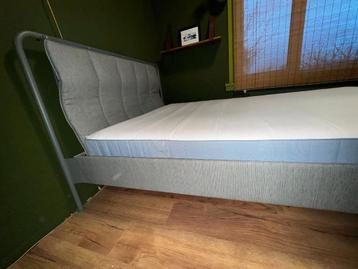 Gestoffeerd bed en matras 140x200 cm - afbeelding 3