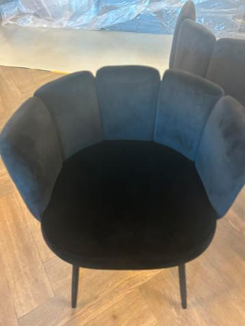 Pole to Pole eetkamerstoelen beschikbaar voor biedingen