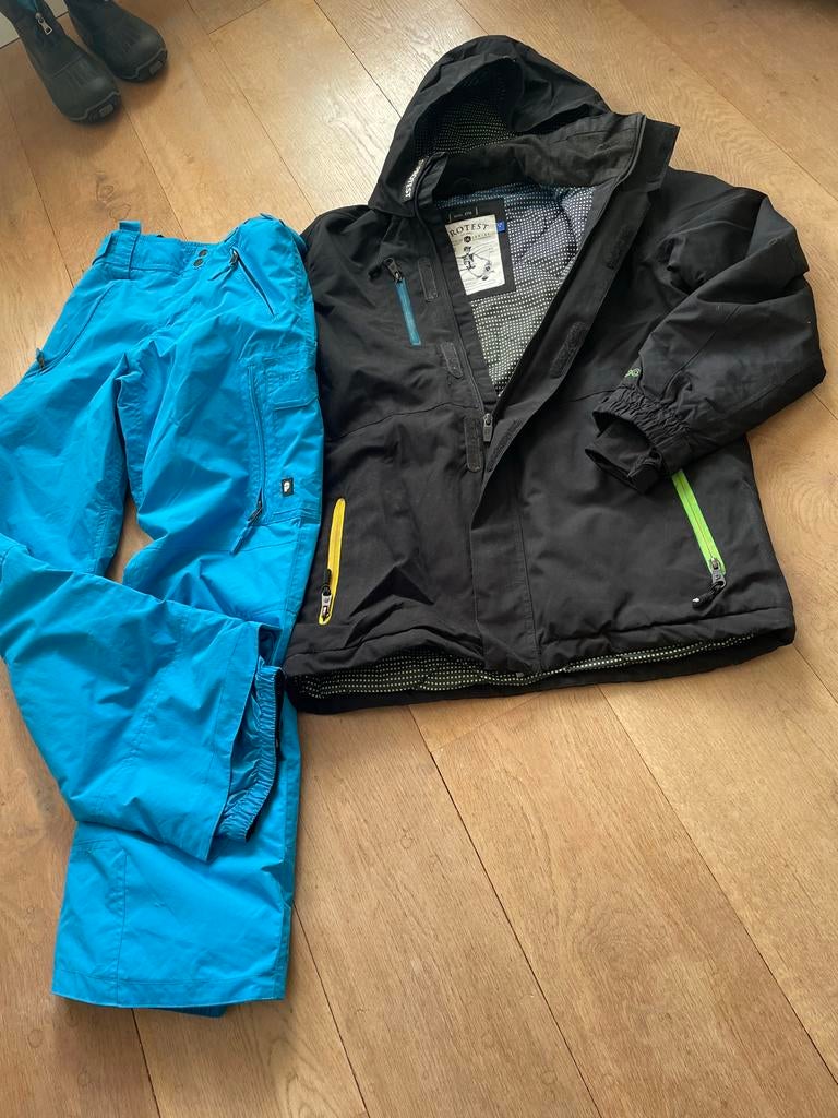 Ski jas maat 174 en broek maat 164 Protest, zgan, Protest, 100 tot 140 cm, Ophalen of Verzenden, Zo goed als nieuw