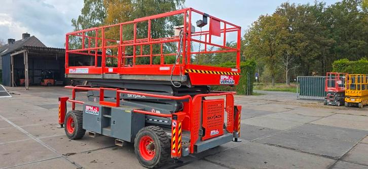 Skyjack SJ 9241 RT schaarhoogwerker diesel 9241 14m, Zakelijke goederen, Machines en Bouw | Liften, Steigers en Ladders