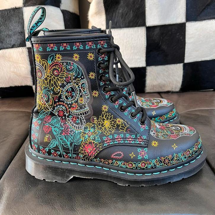 Dr. Martens Sugar Skull 1460 - Maat 38, Kleding | Dames, Schoenen, Zo goed als nieuw, Lage of Enkellaarzen, Zwart, Ophalen of Verzenden