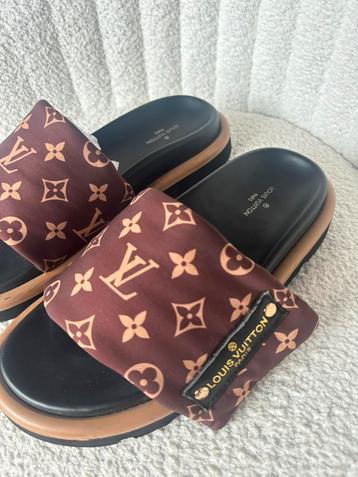Louis Vuitton Pillow Slides 39 NIEUW! beschikbaar voor biedingen