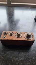 Messing gewichten in houten blok, Ophalen of Verzenden
