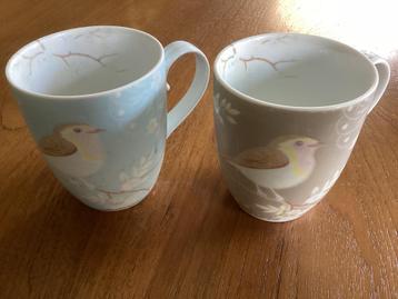 PIP servies: 2x grote beker / mok  vogel beschikbaar voor biedingen