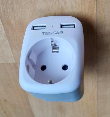 Te koop Namibie reis verloopstekker met 2x USB aansluiting. beschikbaar voor biedingen
