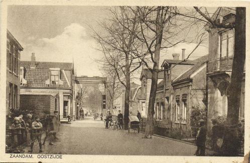 Zaandam. - Oostzijde - volk kar fiets - ongelopen, Verzamelen, Ansichtkaarten | Nederland, Ongelopen, Noord-Holland, 1920 tot 1940