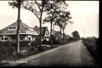 Grootegast (Gr.), Straatgezicht Langeweg, gelopen 1949, Verzamelen, Ansichtkaarten | Nederland, Verzenden, 1940 tot 1960, Gelopen