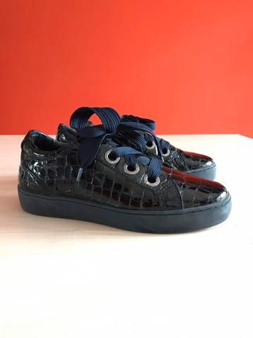 Red Rag blauwe lak sneakers maat 40 beschikbaar voor biedingen
