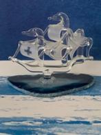 Vintage glazen beeld schip zeilboot op blauwe agaat schijf, Ophalen of Verzenden, Nieuw, Overige typen
