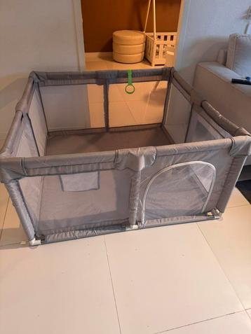 Babybox grijs grond box 120x120  beschikbaar voor biedingen