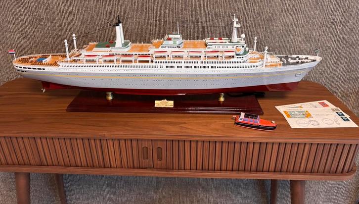 ss Rotterdam scheepsmodel in top staat 92cm handgemaakt, Hobby en Vrije tijd, Modelbouw | Boten en Schepen, Zo goed als nieuw