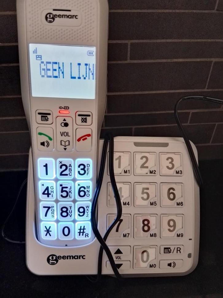 Geemarc telefoon, amper gebruikt, nw batterij nodig, Telecommunicatie, Vaste telefoons | Handsets en Draadloos, Zo goed als nieuw