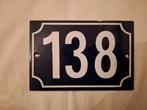 Huisnummer 138 in Emaille, Ophalen