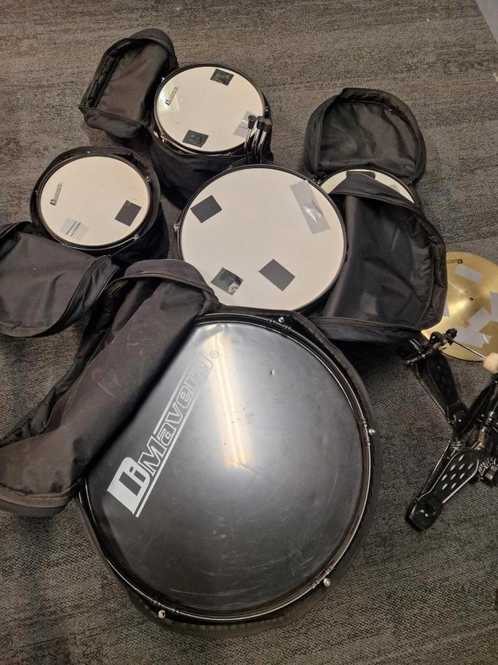 Drumstel - Compleet met Bekkens en Statieven, Muziek en Instrumenten, Drumstellen en Slagwerk, Gebruikt, Overige merken, Ophalen of Verzenden