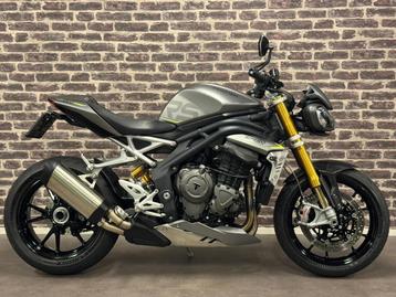 Triumph SPEED TRIPLE RS (bj 2022) beschikbaar voor biedingen
