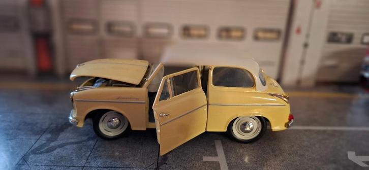 1.18  lloyd alexander ts, Hobby en Vrije tijd, Modelauto's | 1:18, Zo goed als nieuw, Auto, Revell, Ophalen of Verzenden