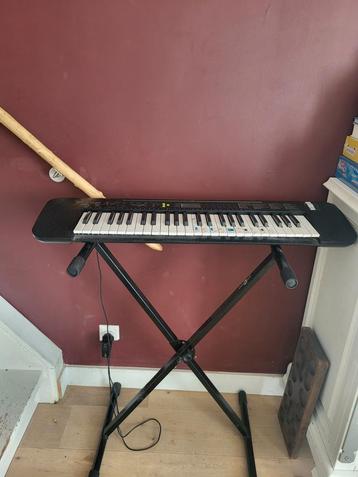 Casio CTK-240 Keyboard met Standaard beschikbaar voor biedingen