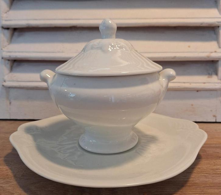 Kleine Limoges Terrine met Onderbord, Antiek en Kunst, Antiek | Servies los, Ophalen of Verzenden