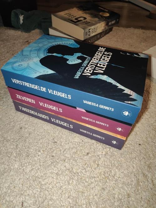 Vanessa Gerrits - Tweedehands vleugels, Boeken, Fantasy, Zo goed als nieuw, Ophalen of Verzenden