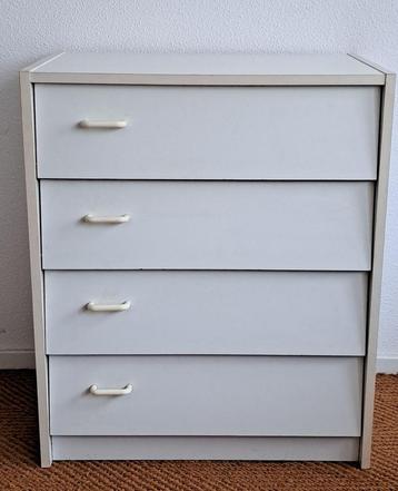 lage kast, klepkast met 4 vakken