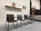4 als nieuw Leolux Talos eetkamerstoelen bruin grijs stoel, Huis en Inrichting, Stoelen, Leolux, Bruin, Ophalen of Verzenden, Vier