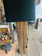 Staande massieve boomstam lamp, Huis en Inrichting, Lampen | Vloerlampen, Ophalen, Zo goed als nieuw, 150 tot 200 cm