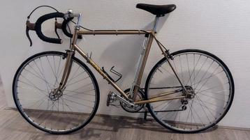 racefiets van Rossum beschikbaar voor biedingen