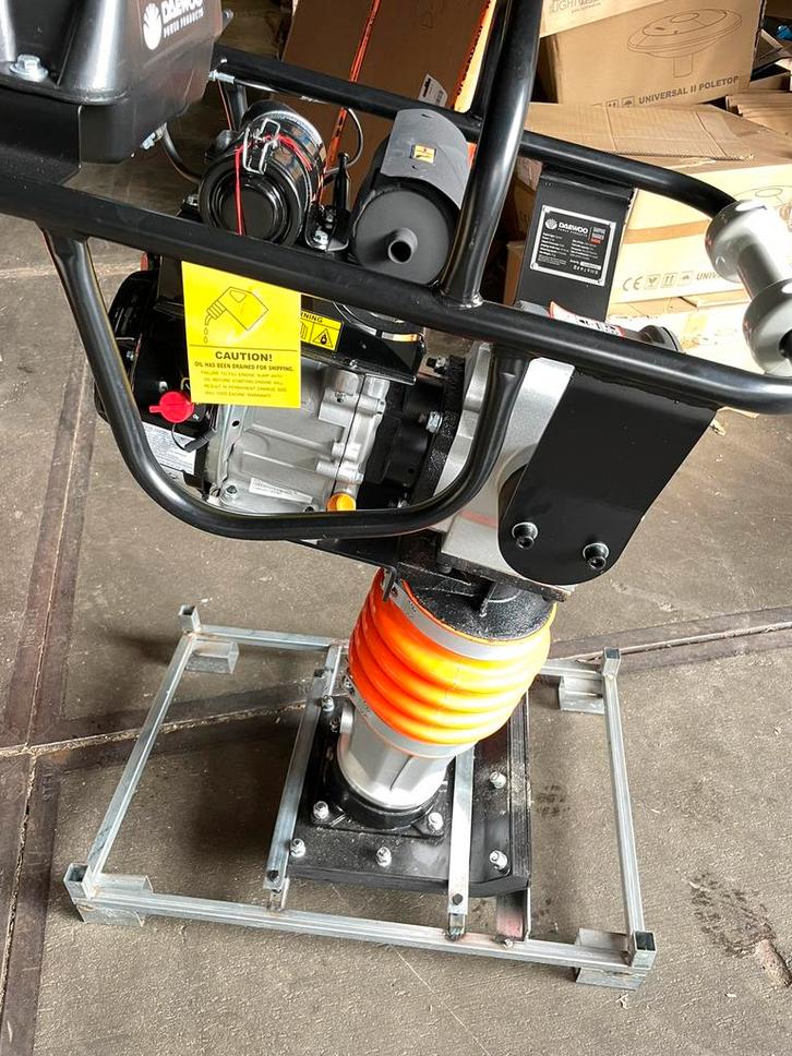 Daewoo stamper trilplaat trilstamper, Doe-het-zelf en Verbouw, Gereedschap | Machine-onderdelen en Toebehoren, Nieuw, Ophalen of Verzenden