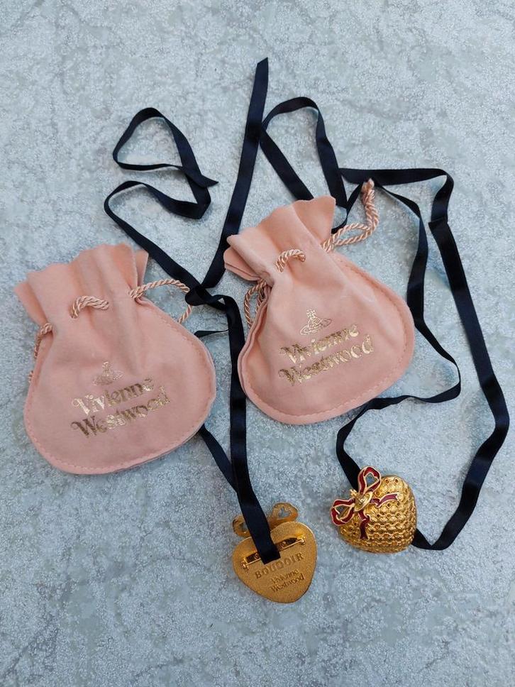 Vivienne Westwood Boudoir broche hart verzamelobject goud kl, Sieraden, Tassen en Uiterlijk, Broches, Zo goed als nieuw, Overige materialen