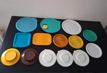 Tupperware deksels divers beschikbaar voor biedingen