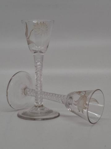 2 UK Cordial/Wijnglazen gegraveerd, Mercury Twist, c1750 beschikbaar voor biedingen
