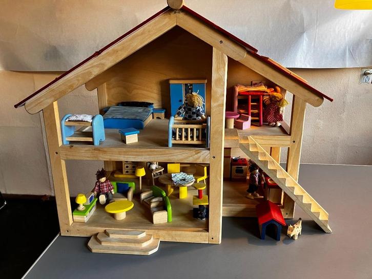 Groot houten poppenhuis + complete inrichting (Pintoy), Kinderen en Baby's, Speelgoed | Poppenhuizen, Gebruikt, Poppenhuis, Ophalen
