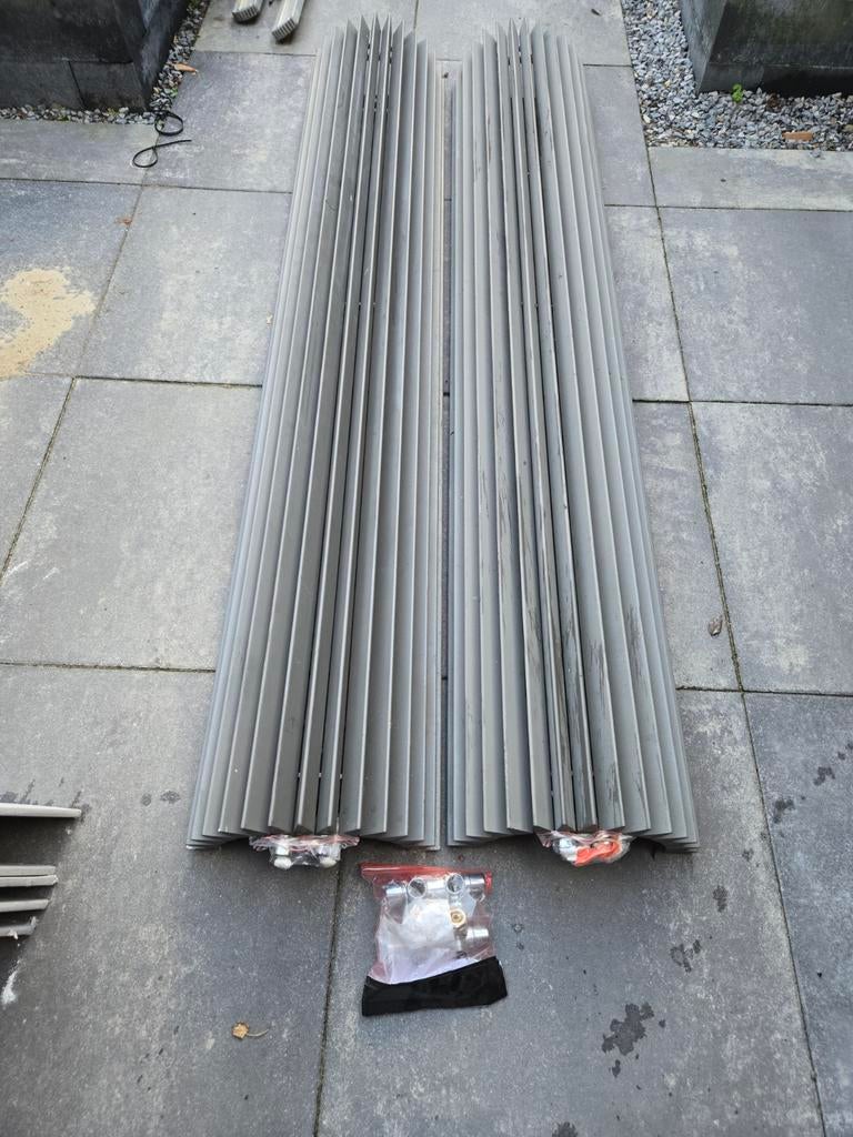 2x Jaga Iguana Wandradiator Antraciet, Ophalen, Gebruikt, Radiator, Minder dan 60 cm