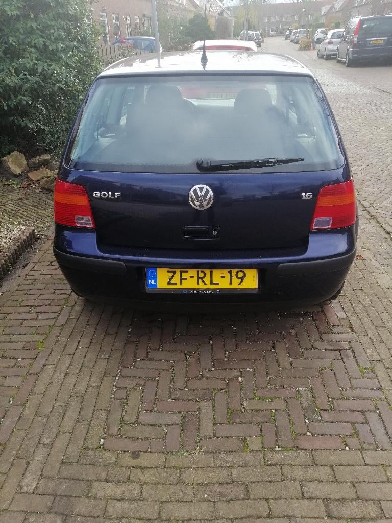 Volkswagen Golf 1.6 74KW AUT 1999 Blauw, Zwart, 4 cilinders, 100 pk, 49 €/maand