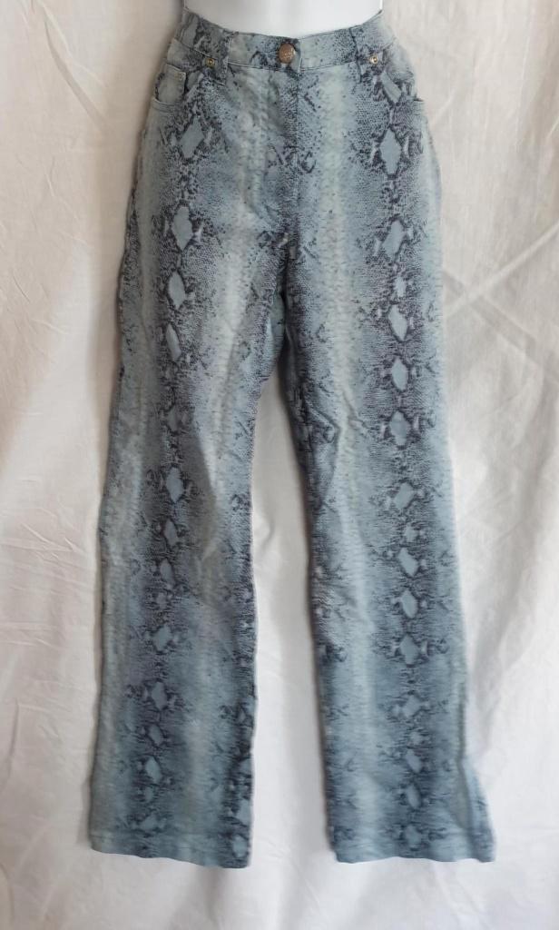 Stoere broek. slangen print. Mt 38. Merk Woman Wardrobe, Kleding | Dames, Spijkerbroeken en Jeans, Zo goed als nieuw, W30 - W32 (confectie 38/40)