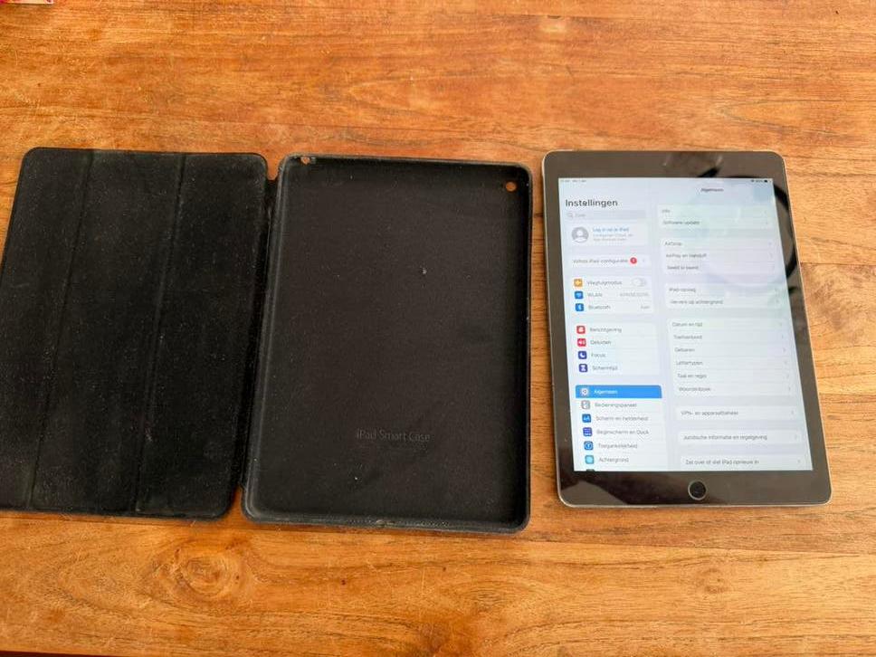 Ipad Air 2 64gb met hoes, Computers en Software, Apple iPads, Apple iPad Air, Zo goed als nieuw, 64 GB, Ophalen