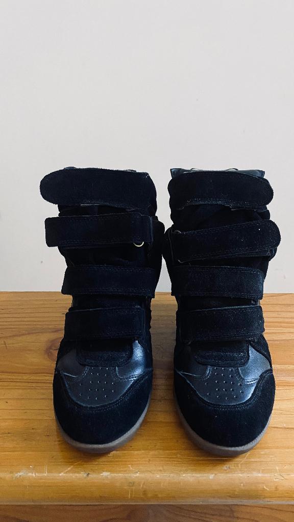 Isabel Marant sneakers maat 37, Kleding | Dames, Schoenen, Isabel Marant, Zwart, Ophalen of Verzenden, Sneakers of Gympen