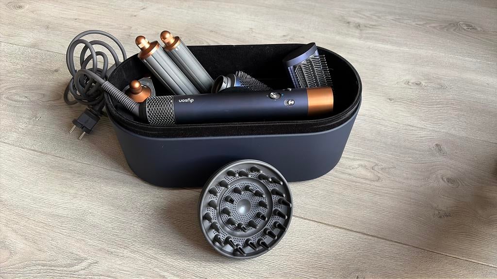 Dyson airwrap complete long - met extra opzet stuk ZGAN, Sieraden, Tassen en Uiterlijk, Uiterlijk | Haarverzorging, Ophalen, Zo goed als nieuw