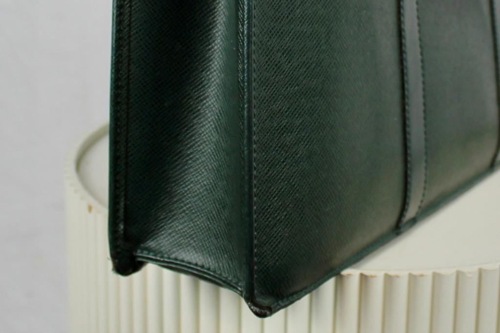 Louis Vuitton Porte Documents EPI - 978, 40 tot 60 cm, 30 cm of meer, Gebruikt, Minder dan 35 cm