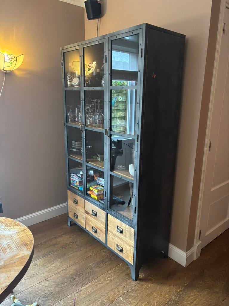 Industriele buffetkast, Huis en Inrichting, Kasten | Buffetkasten, Ophalen, Glas, Zo goed als nieuw, 150 tot 200 cm