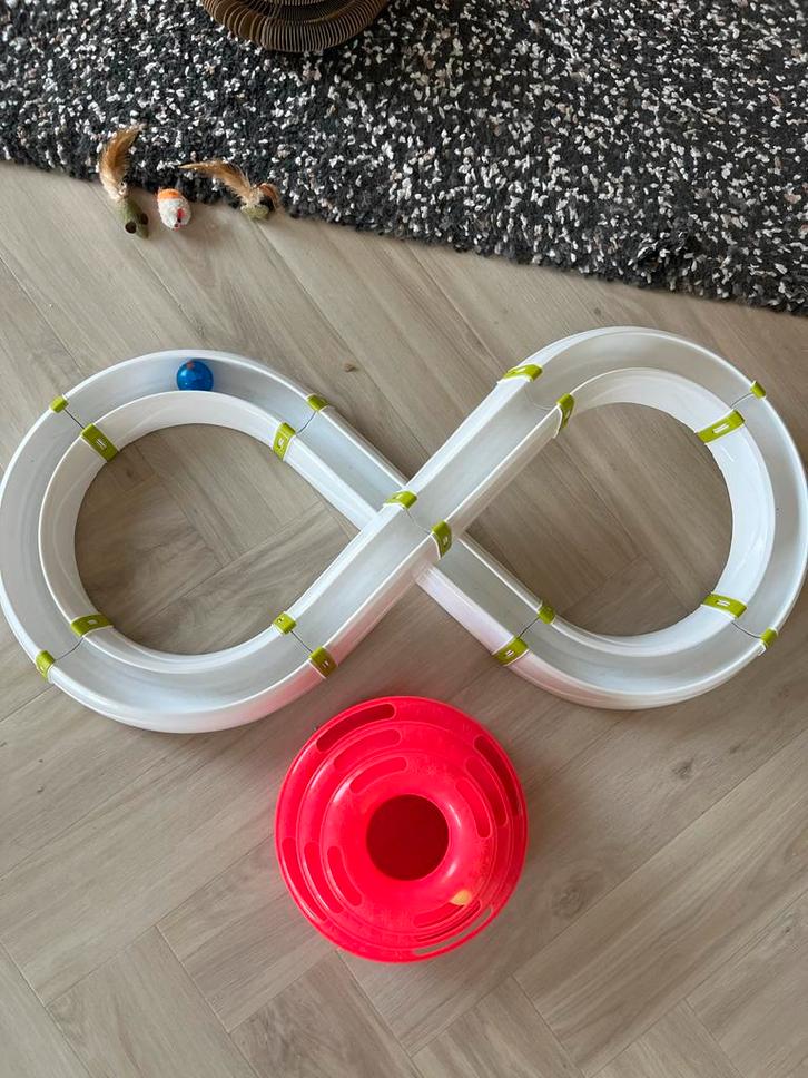 Speelbaan met ballen voor katten en honden – €5, Dieren en Toebehoren, Kattenspeelgoed, Zo goed als nieuw, Intelligentiespeelgoed