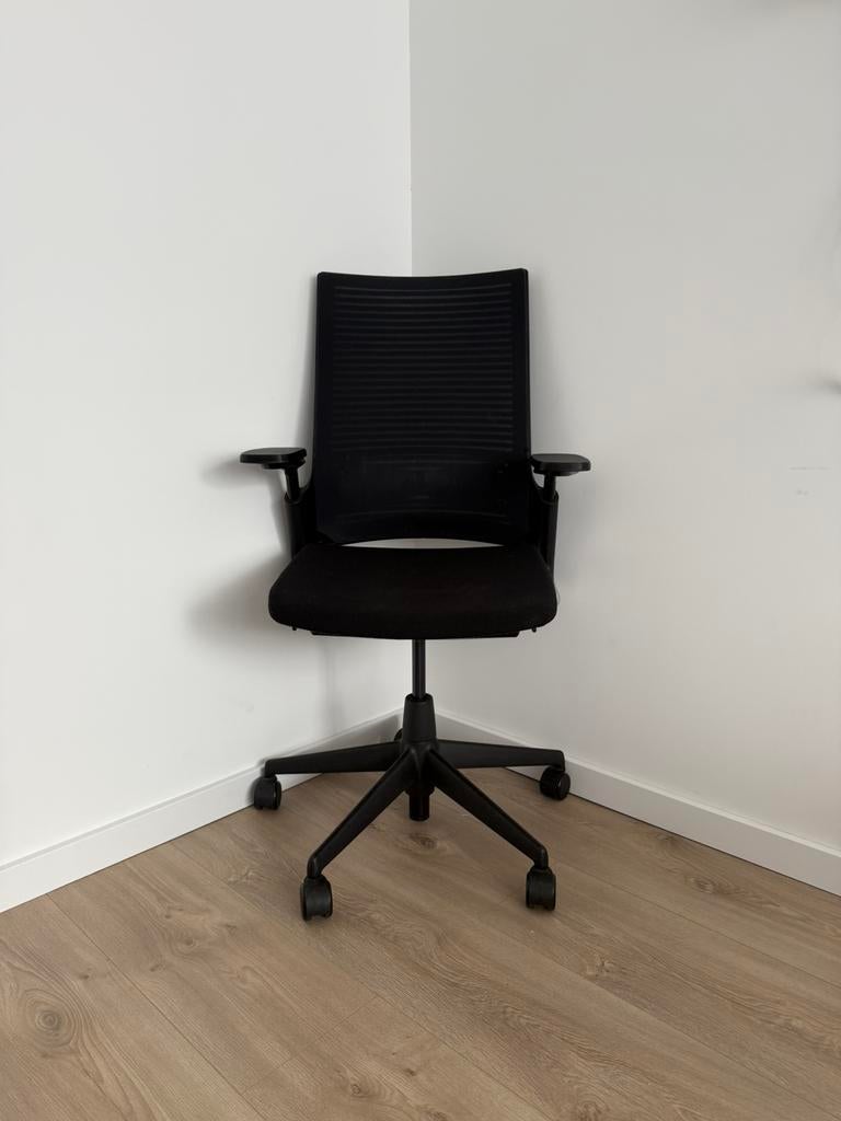 Ergonomische Ahrend 2020 Extra Verta bureaustoel, Huis en Inrichting, Ophalen of Verzenden, Zo goed als nieuw, Zwart