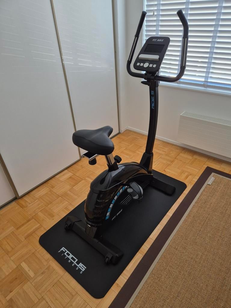 Hometrainer Ride i5 plus, Ophalen, Benen, Zo goed als nieuw, Metaal