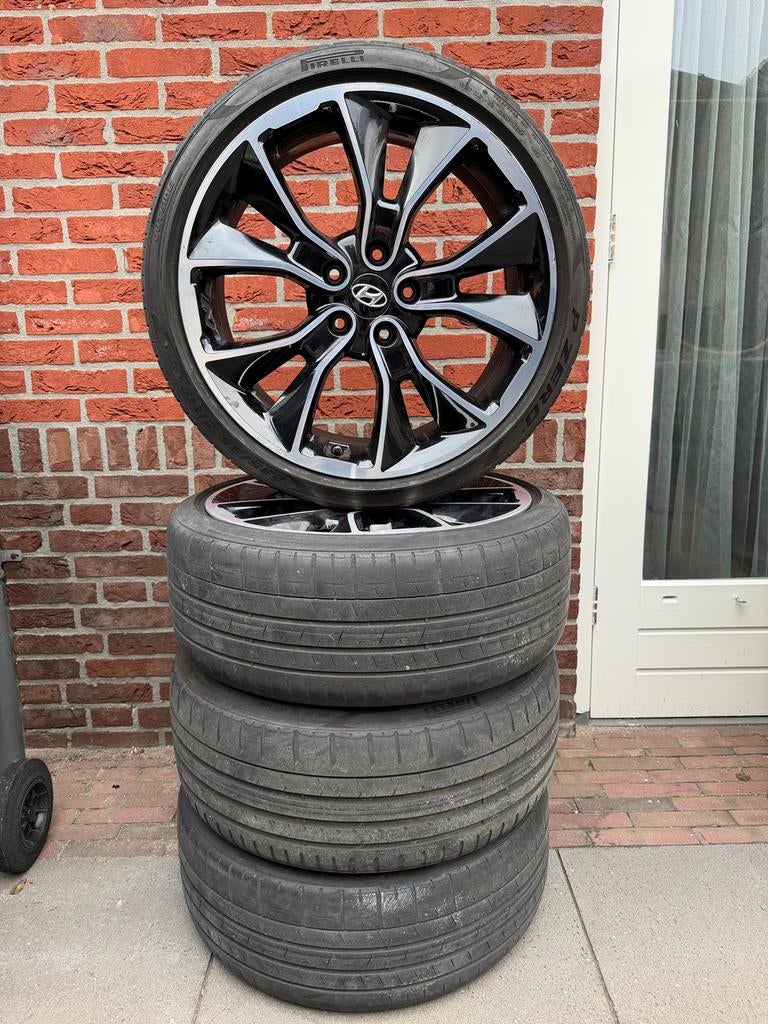 Hyundai I30N Performance Originele zomerset Pirelli Pzero, Ophalen, Gebruikt