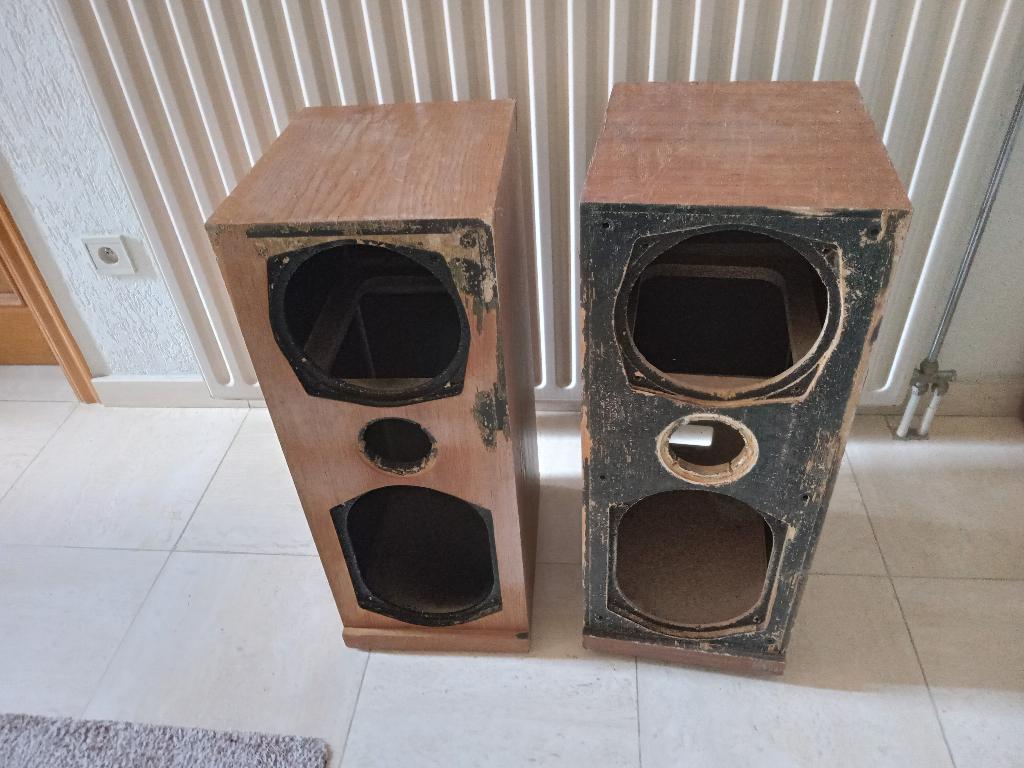Gratis lege kef kasten, Ophalen, 60 tot 120 watt, Front, Rear of Stereo speakers, Overige merken