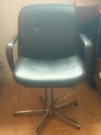 Comfortabele Kappersstoel - Zwart met Verstelbare Hoogte, Ophalen, Kunststof, Gebruikt, Zwart