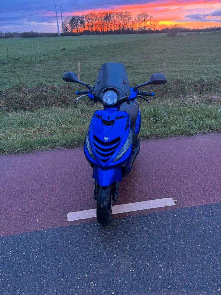 Piaggio zip 2 takt 50cc, Fietsen en Brommers, Scooters | Piaggio, Gebruikt, Zip, Maximaal 45 km/u, Benzine, Ophalen