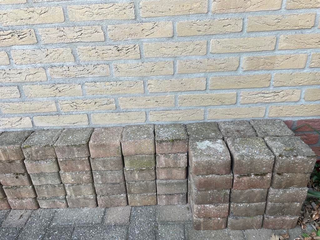 Gratis af te halen: cobblestones, Ophalen, Gebruikt, Beton, Klinkers