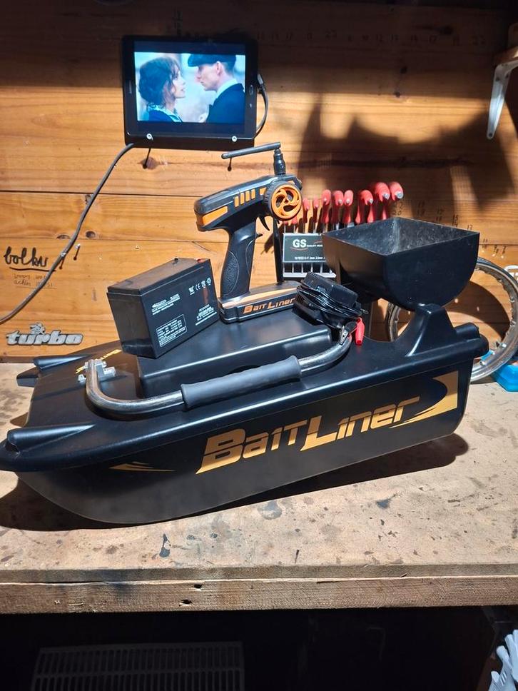 Voerboot karpervissen, Watersport en Boten, Hengelsport | Karpervissen, Zo goed als nieuw, Complete set, Ophalen